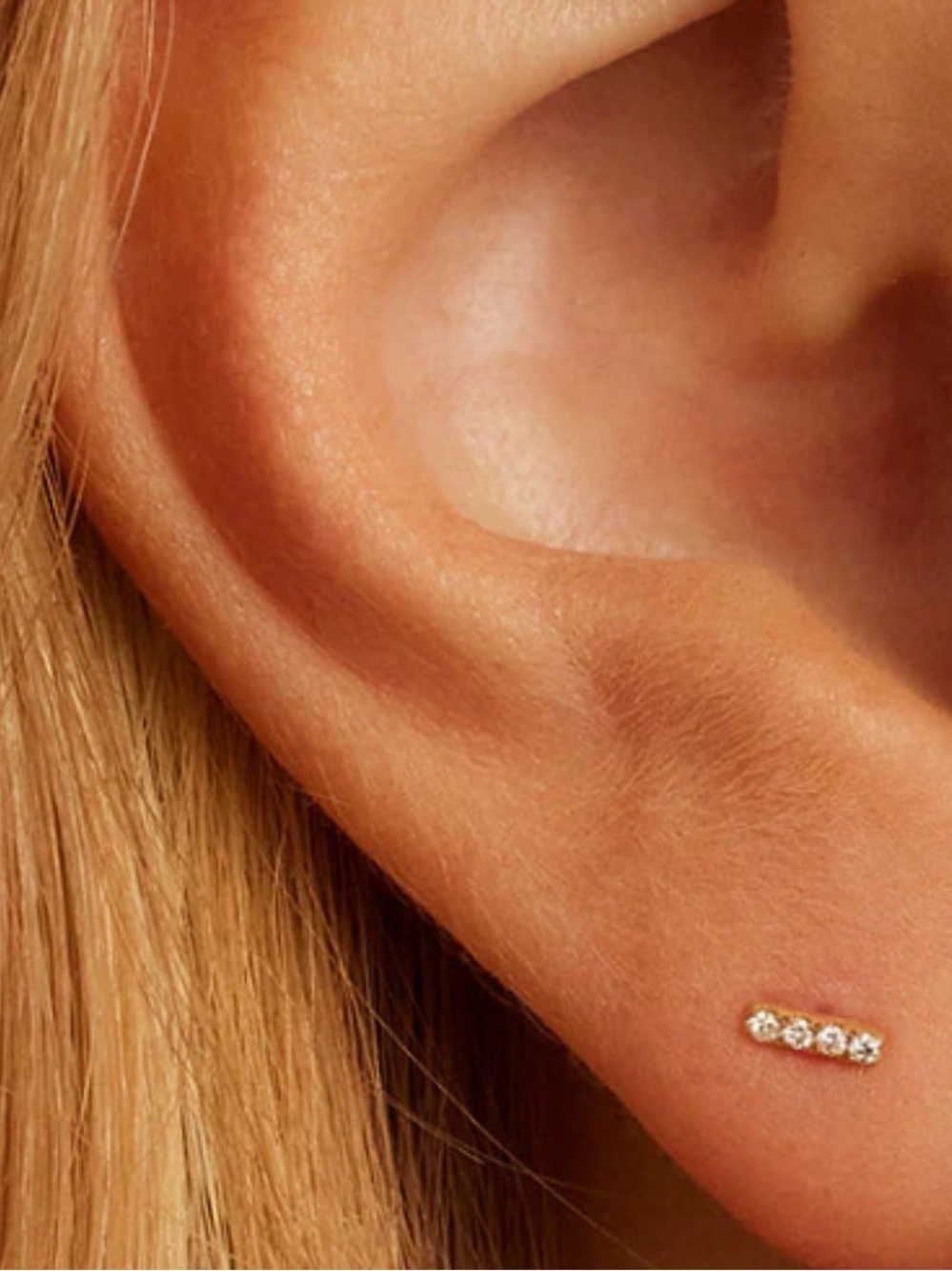 Mejuri Single Diamonds Bar Stud